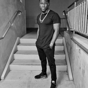 Sneakers Nike x Off-White Air VaporMax Flyknit Black/Orange/Clear Kevin Hart on his account Instagram