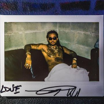 Sunglasses Versace of Kalash on his account Instagram