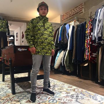 The jacket supreme green on the account Instagram @les_pieces_vintage