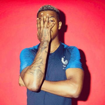 Le maillot équipe de France mondial 2018 domicile que porte Presnel Kimpembe sur son post Instagram