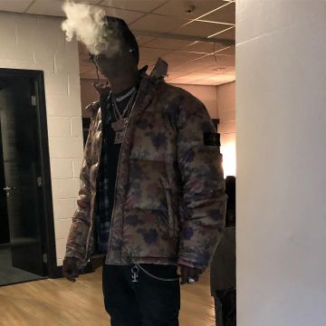 Jacket camo, Supreme x Stone Island Lamy Cover Stampa worn by Travis Scott on his account Instagram