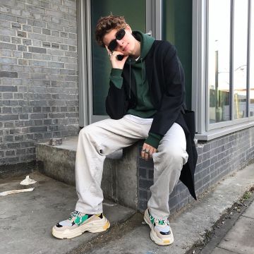 Zapatillas Balenciaga Triple S Beige Green Yellow de Magnus en su cuenta de Instagram