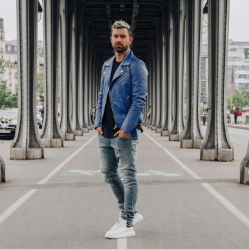 La pareja de baloncesto oversize de Alexander McQueen que lleva Vincent Queijo