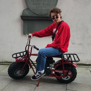 The sneakers Vans Old Skool Magnus on his account Instagram