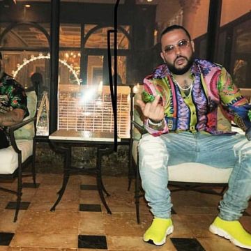 Belly's Balenciaga Trainers Speed zapatillas amarillas neón en su cuenta de Instagram