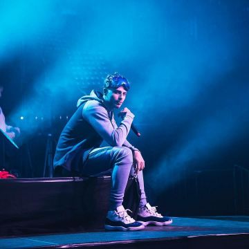 Sneakers Nike Air Jordan 11 XI Retro Low Georgetown PREMIUM on his account Instagram