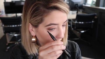 The eyeliner felt-black Bourjois of Zoella (Zoe Suggested) in his video "TOO MANY TEARS & TOO MANY TREATS"