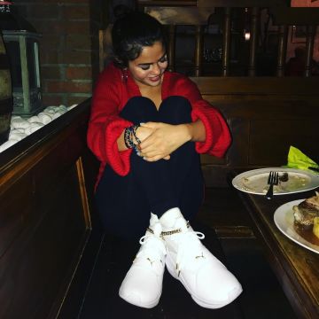 La paire de Puma Phenom Lux que porte Selena Gomez sur son compte Instagram