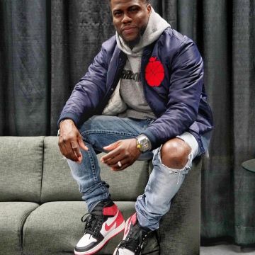 The nike air jordan 1 track red of Kevin Hart on his instagram