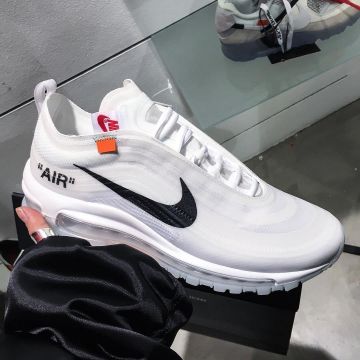 La paire de Air Max  que porte Black Dope sur son post Instagram