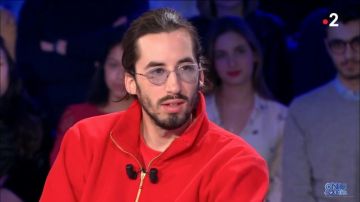 Las gafas de Lomepal usadas en el espectáculo On n'est pas couché