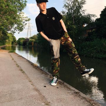 LEO's CONVERSE CHUCK TAYLOR en su instagram