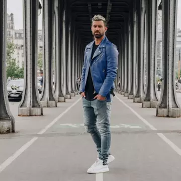 Looks de Vincent Queijo: Lleva zapatillas Alexander McQueen en una publicación de Instagram