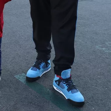 Les Air Jordan x Travis Scott bleues de DJ Khaled sur son compte Instagram
