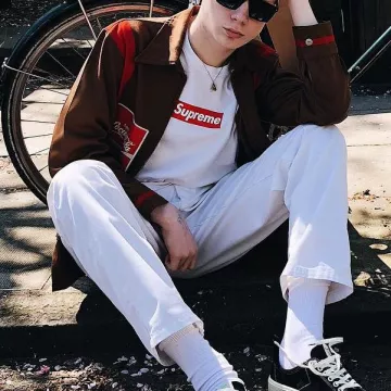 el Supreme 20th Anniversary Box Logo Tee White de Léo Mandella en su instagram