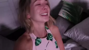 The pyjama set pink printed flowers green Zoella (Zoe Suggested) in his video "TOO MANY TEARS & TOO MANY TREATS"