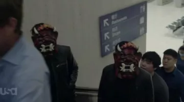 Sombre de l'Armée des masques réplique comme on le voit dans le Monsieur Robot S02E05