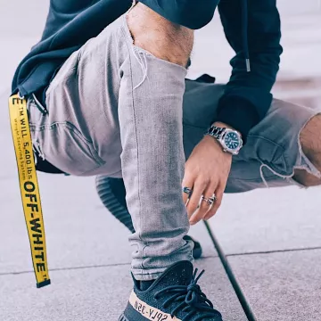 The belt Off White Industrial on the account Instagram @SOSTYLE_OFF