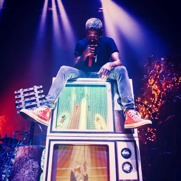 El converse all star red Kid Cudi en su cuenta de Instagram