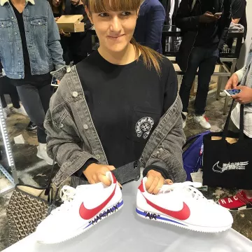 The Nike Cortez bleu blanc rouge on the account to Instagram by Virgil Abloh