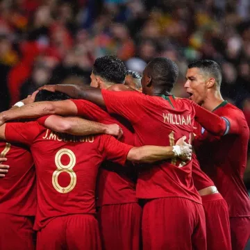 Le maillot Nike de l'équipe de football du Portugal porté par Cristiano Ronaldo sur son compte Instagram