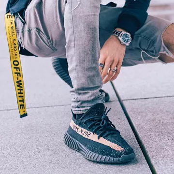 The yellow belt Off White on the account Instagram @Sostyle_off