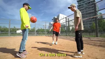 Les sneakers Nike Air Max 97 Ultra 17 'Rose Gold' de Squeezie dans son clip "Freestyle de Potes"