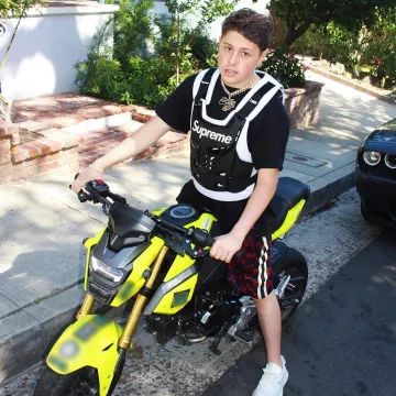 the vest Supreme Fox Racing black seen on the account Instagram of Benjaminkickz