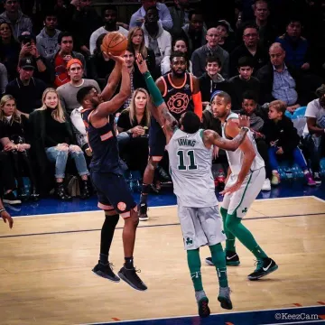 El par de buscadores de calor que lleva Emmanuel Mudiay en su publicación de Instagram