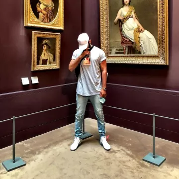 The sneakers Vapormax Off white of The white Weasel on Instagram