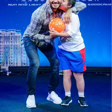 La paire de Adidas Deerupt runner que porte David Beckham sur son post Instagram