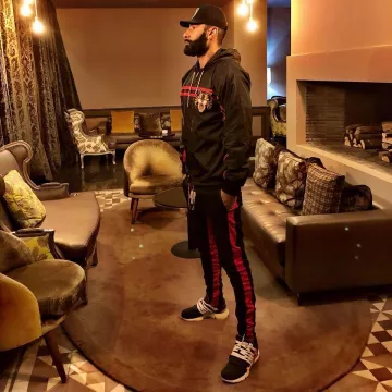 The jacket Gucci view on the account Instagram of LaFouine