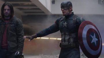 Le bouclier de Steve Rogers / Capitán América (Chris Evans) dans Capitán América Civil War