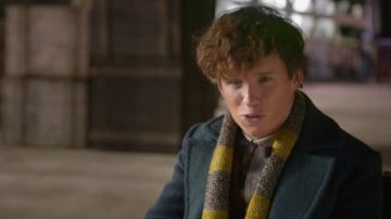 The scarf Hufflepuff / Hufflepuff in Fantastic Animals