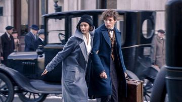 The blue mantle of Norbert Dragon (Eddie Redmayne) in Fantastic Animals