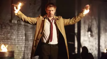 Le trench-coat de John Constantine (Matt Ryan) dans Constantine