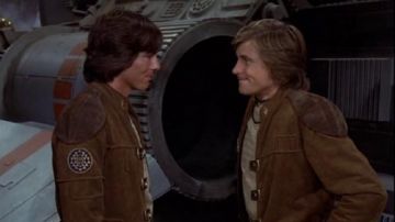 Le blouson d'officier du Battlestar Galactica dans Galactica 1980