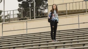 La veste Adidas de Alicia Clark (Alycia Debnam-Carey) dans Fear The Walking Dead