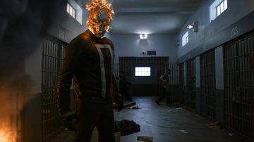 La chaqueta del jinete fantasma / Robbie Reyes (Gabriel Luna) en Agentes de SHIELD