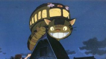 La peluche Chatbus dans mon voisin Totoro