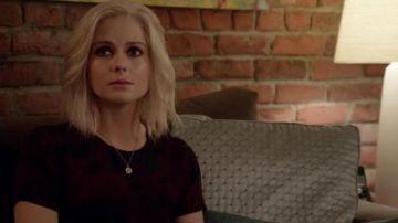 La blouse Wilfred Cyprès de Liv Moore (Rose McIver) dans iZombie S02E07