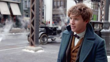The blue mantle of Newt Scamander (Eddie Redmayne) in Fantastic Animals