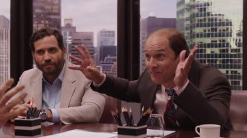 Corbata colorida de Kenny Wells (Matthew McConaughey) en oro