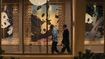 the posters Panda in Richmond Valentine (Samuel L. Jackson) in Kingsman : the Secret Service