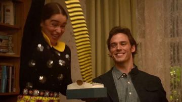 the tights striped Louisa Clark (Emilia Clarke) in Before you
