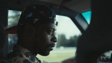 Darius' (Keith Stanfield) Bird Watchers Maker Wear en Atlanta S01E04