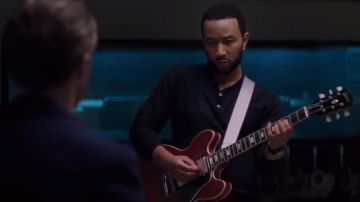 Guitarra eléctrica roja Gibson de Keith (John Legend) en La La Land