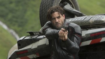 La chaqueta de moto KTM Powerwear de Bodhi (Édgar Ramírez) en Point Break