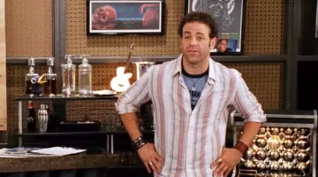 La lampe Glowing Guitar dans Be Cool