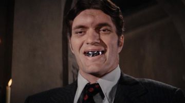 Tiburón mandíbula / Tiburón (Richard Kiel) en Moonraker